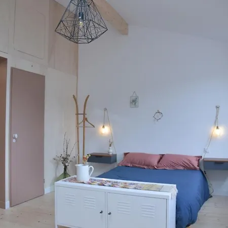 Beautiful Studio Ideal For 2 Near The City 아파트
