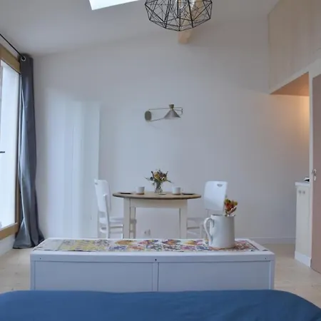 아파트 Beautiful Studio Ideal For 2 Near The City *